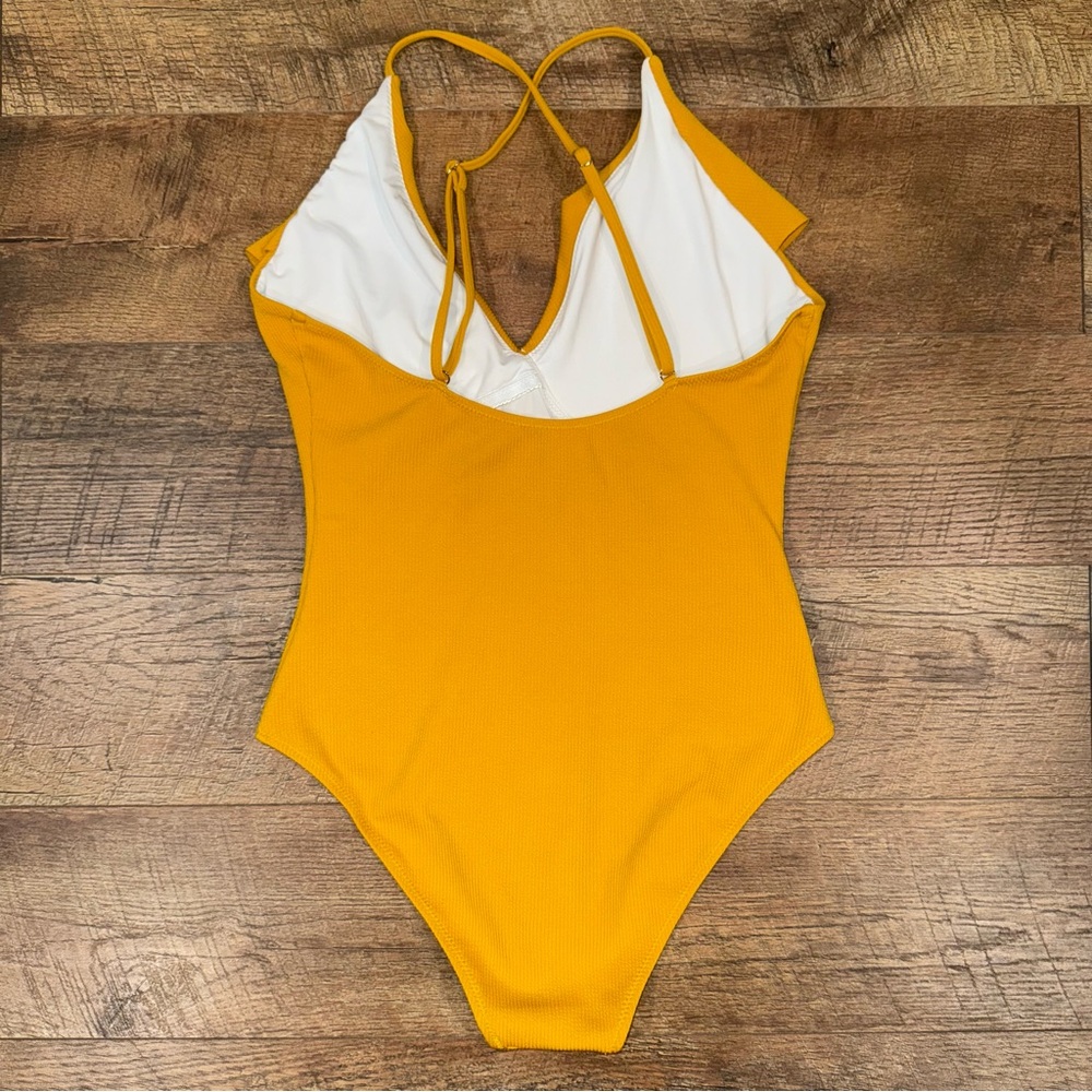 Cupshe Divine Destiny Solid One-Piece Swimsuit - image 4